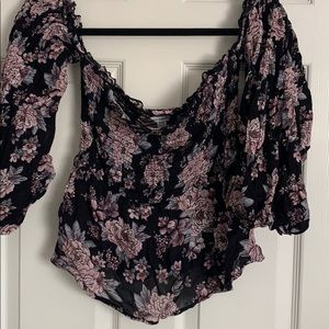 AE BELL SLEEVED OFF THE SHOULDER TOP